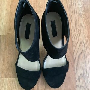 Black bump heels size 9
